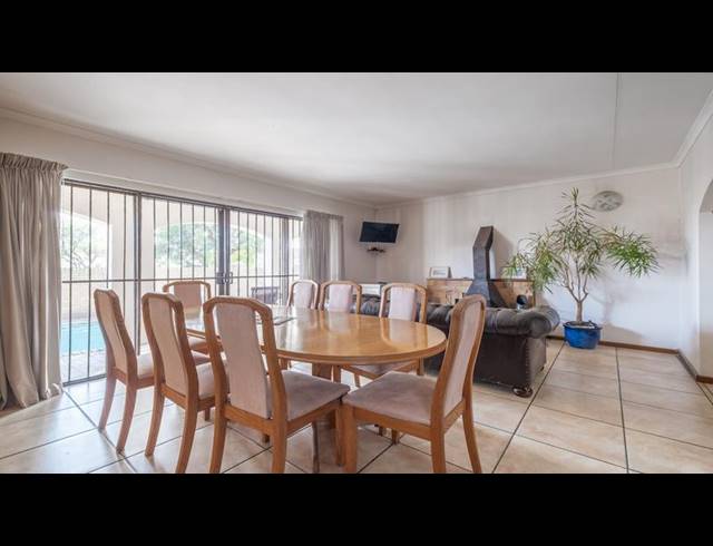 6 BEDROOM HOUSE FOR SALE IN PAROW NORTH